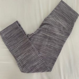 Heather gray cropped lulu lemon leggings